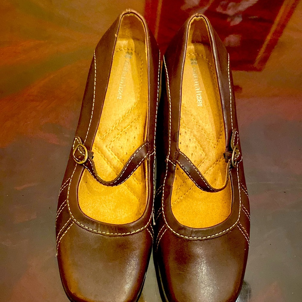 WOMENS Naturalizer Brown Leather/Cream Trimmed Wedged Shoe(size-7 1/2 M)